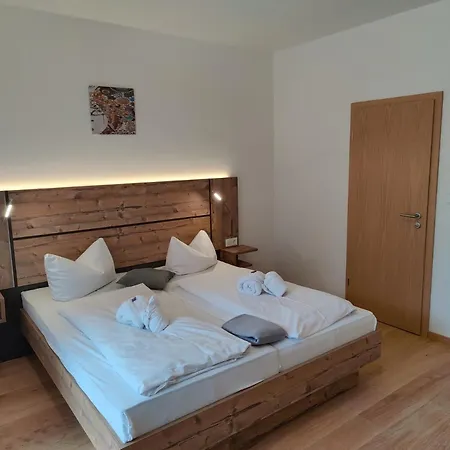 Ferien Vom Ich, Bayerischer Wald, & Restaurant Otel Neukirchen (Lower Bavaria)
