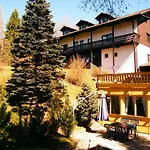 Ferien Vom Ich, Bayerischer Wald, & Restaurant Hotel Neukirchen (Lower Bavaria)